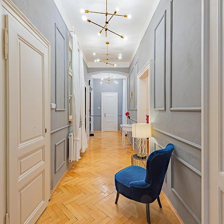 Colorful Wenceslas Square Apartment Prague Luaran gambar