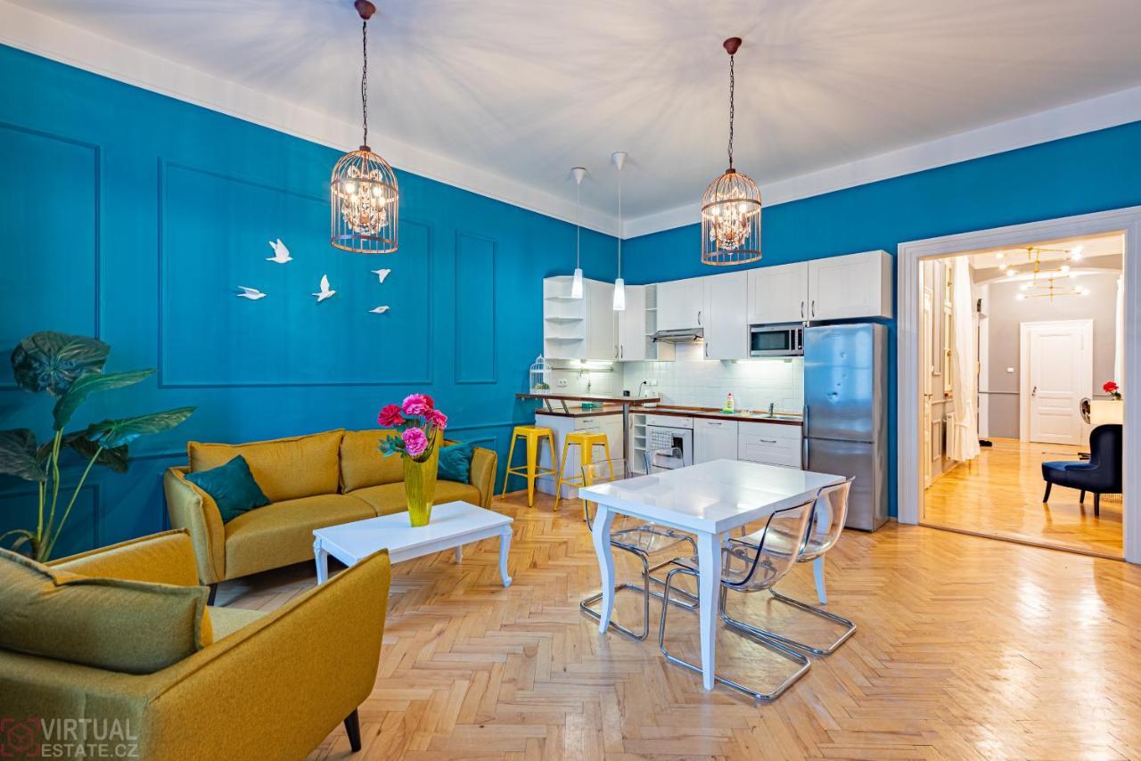 Colorful Wenceslas Square Apartment Prague Luaran gambar